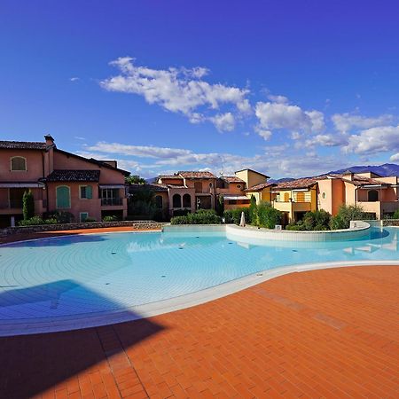 Borgo Del Torchio - Gardagate Apartment Manerba del Garda Ngoại thất bức ảnh