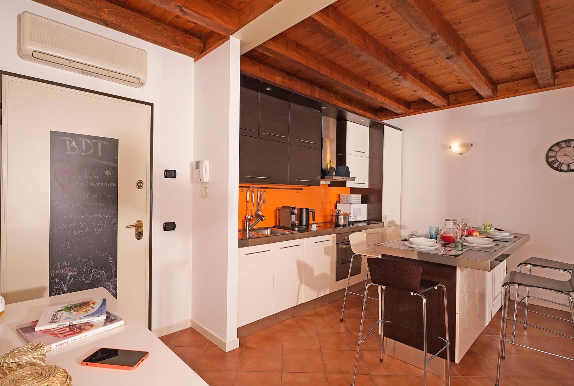 Borgo Del Torchio - Gardagate Apartment Manerba del Garda Ngoại thất bức ảnh