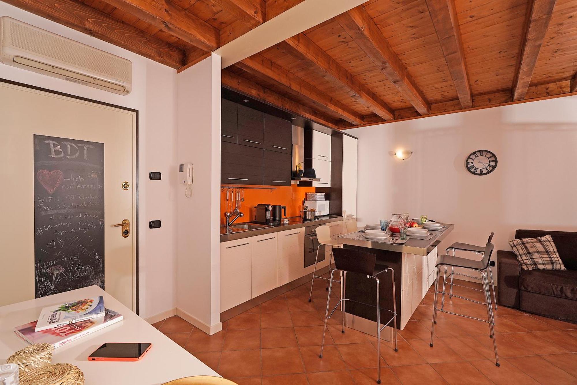 Borgo Del Torchio - Gardagate Apartment Manerba del Garda Ngoại thất bức ảnh