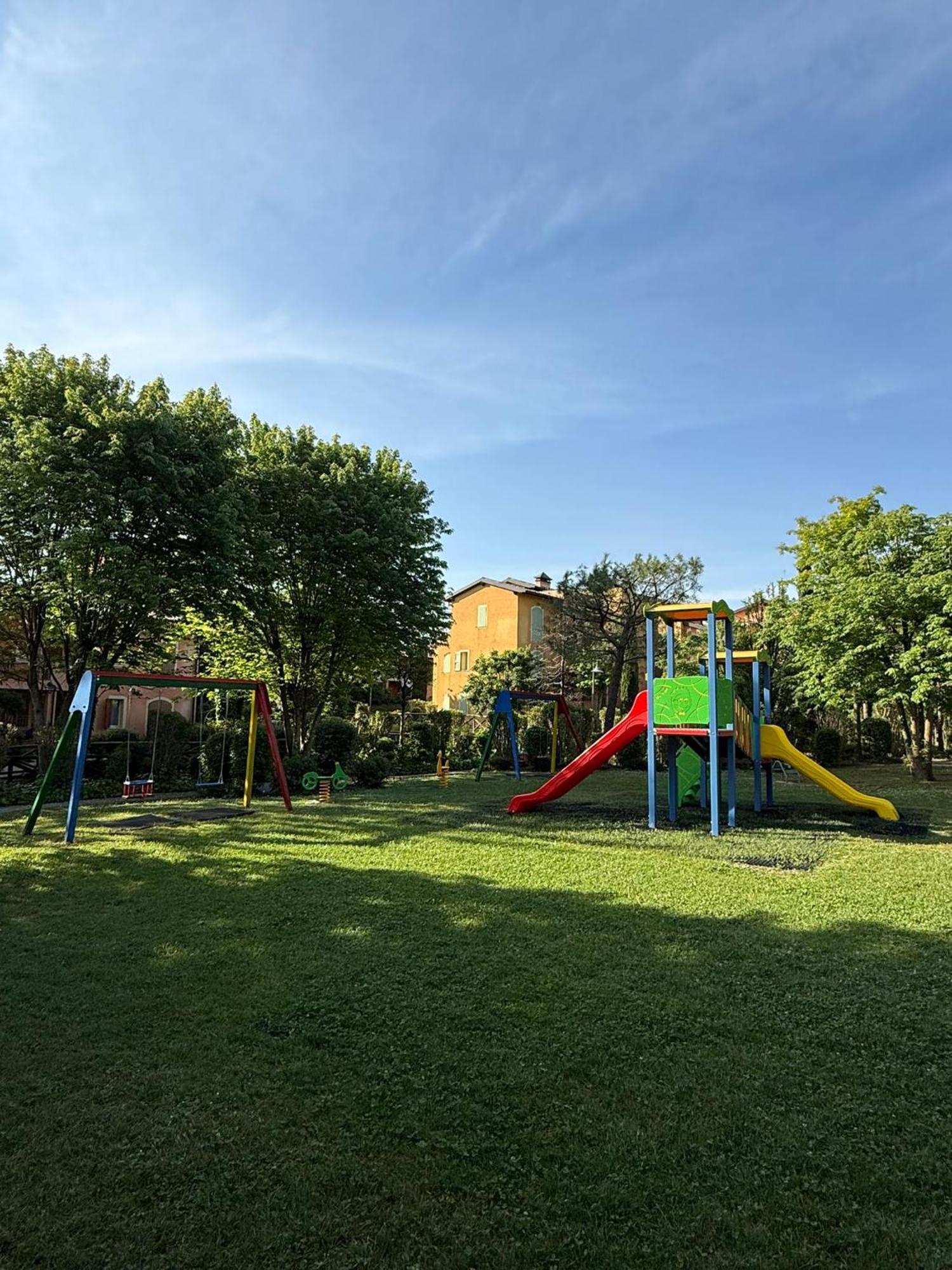 Borgo Del Torchio - Gardagate Apartment Manerba del Garda Ngoại thất bức ảnh
